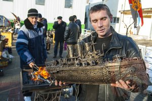 Белгородские кузнецы отправят в Донецк 30 кованых роз