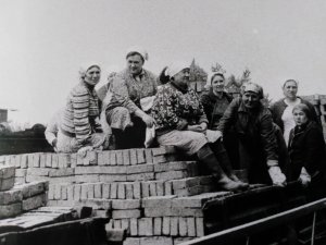 К Дню строителя. Они строили благополучие жителей района
