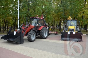 Белгородцам показали чем будут чистить снег на дорогах города