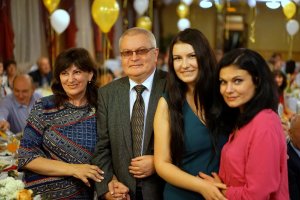 Передать свою жемчужину счастья потомкам. Супруги Максимовы из г. Строителя