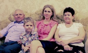 Стоически преодолевать трудности и не терять голову от счастья. Супруги Коневы из города Строитель